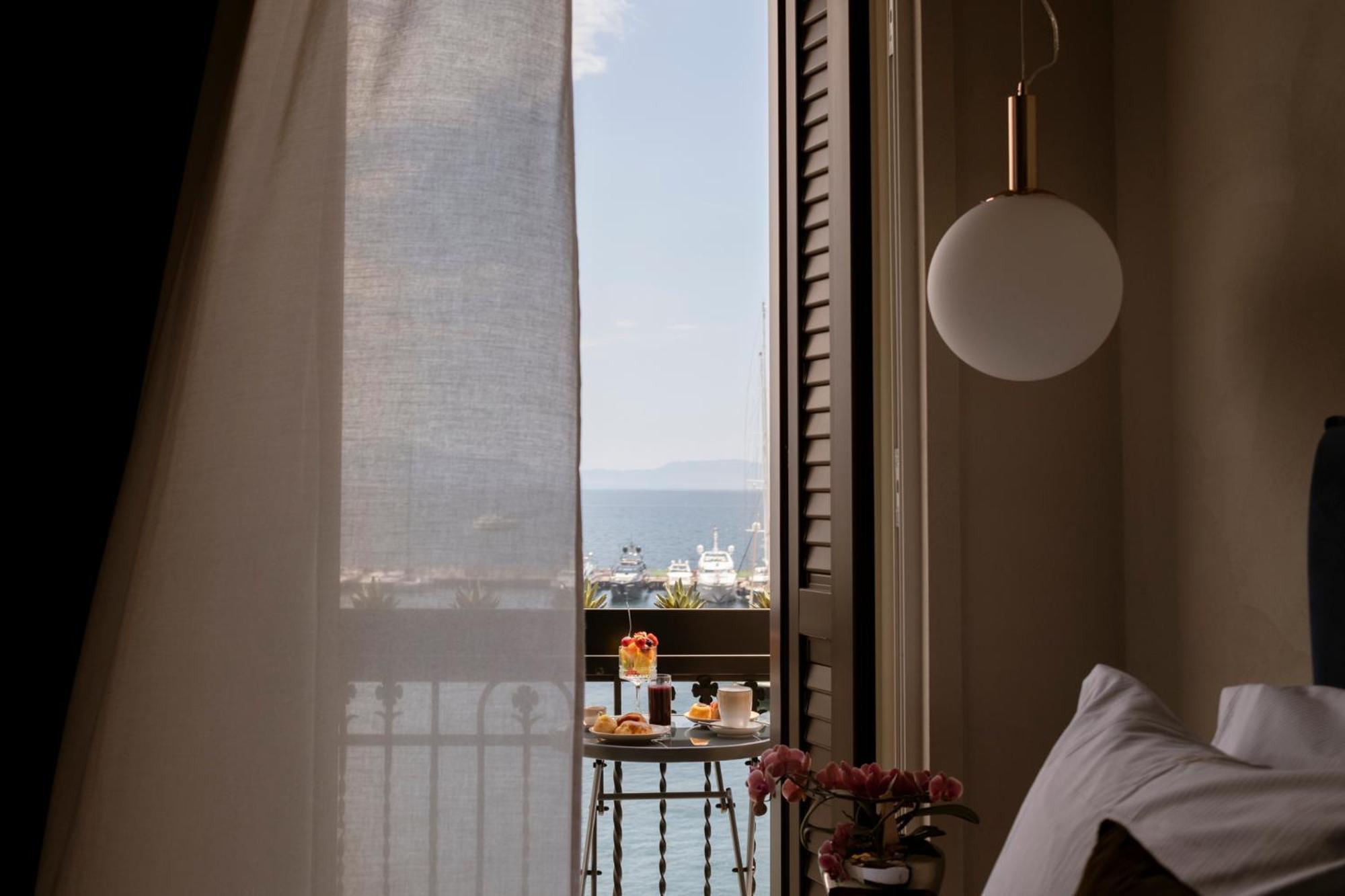 Demetra Luxury Suites Naples Luaran gambar