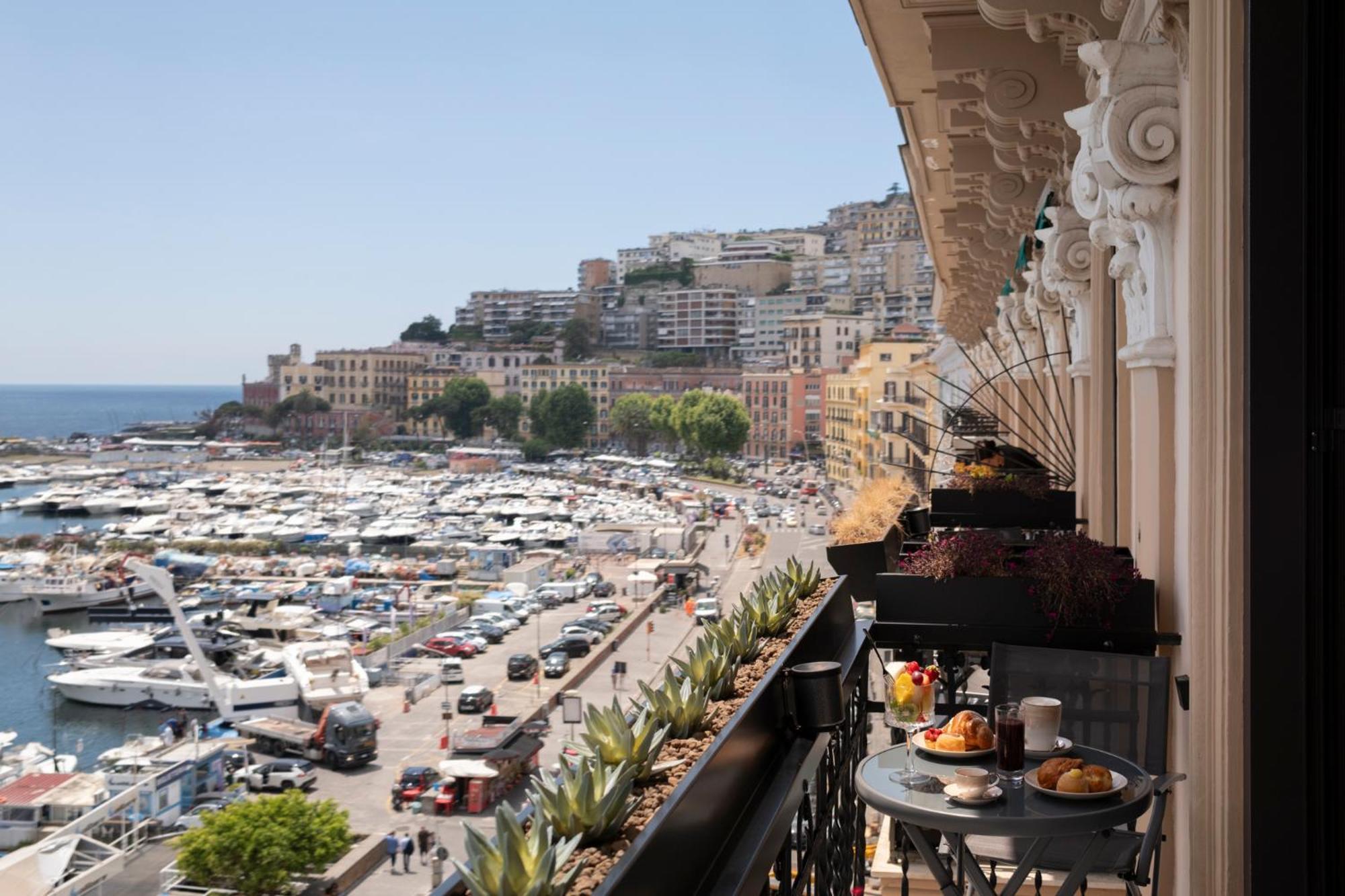Demetra Luxury Suites Naples Luaran gambar